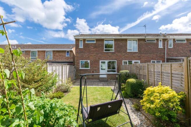 24 Harcourt Close-12.jpg