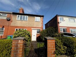 25, Farmway, Middleton M24 1DL