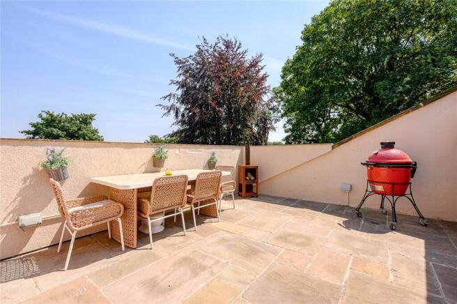 3 bed Semi-Detached for sale Image 4