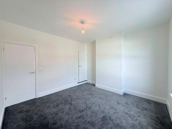 2 bed House to rent Image 11
