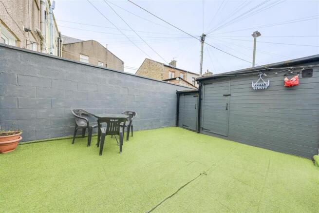 Rear Patio Garden