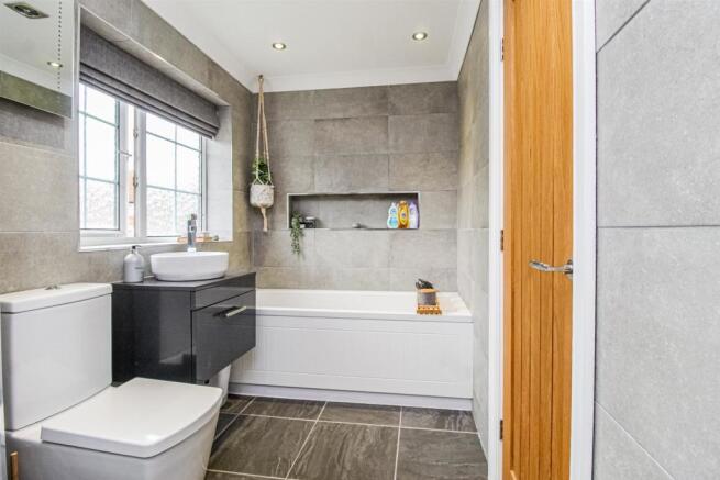 BATHROOM/W.C.
