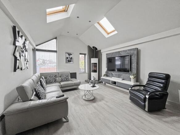 Lounge-Dining Room