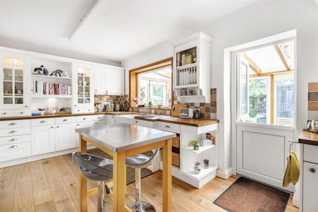 Kitchen / Breakfast Room