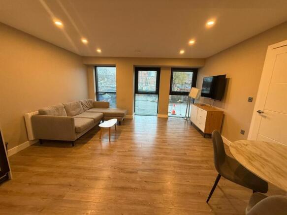 2 bed Apartment for sale Image 5