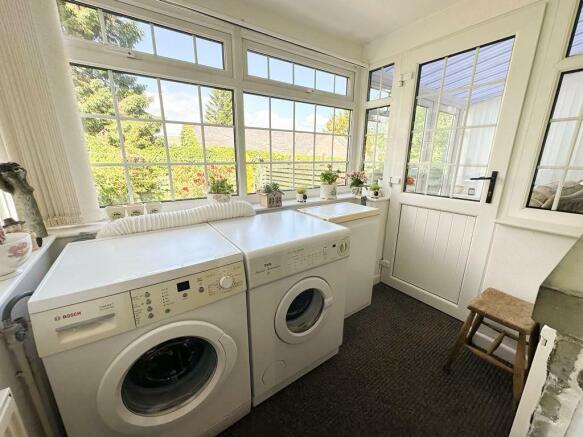 REAR UTILITY PORCH