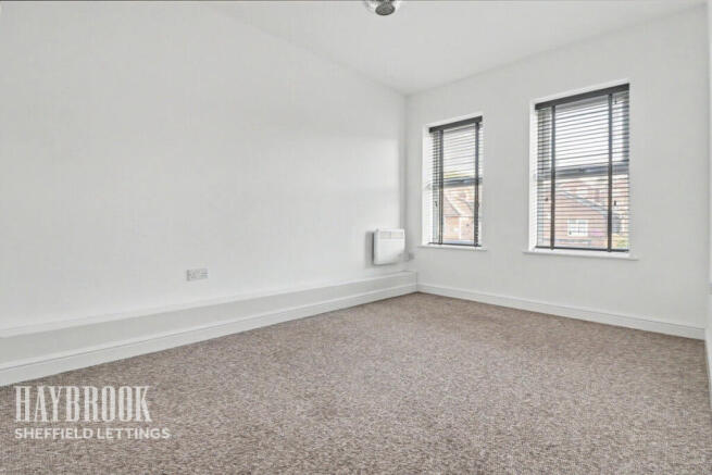 2 bed Apartment to rent Image 4