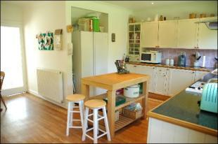 Kitchen/b'fast room