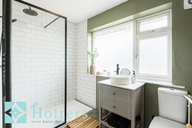 En-Suite 1.jpg