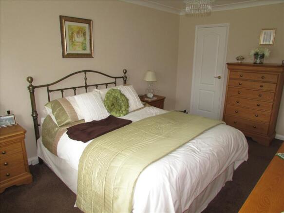 BEDROOM 2