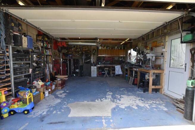 Photo 12