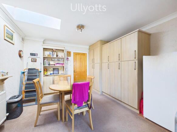 2 bed Detached Bungalow for sale Image 4