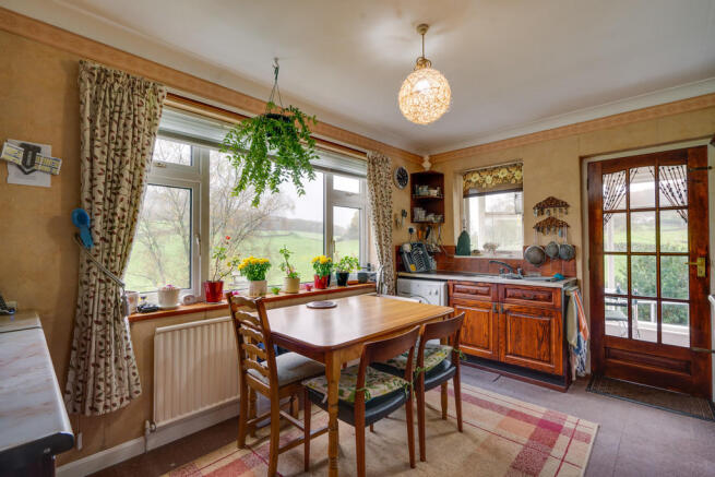 Dining kitchen