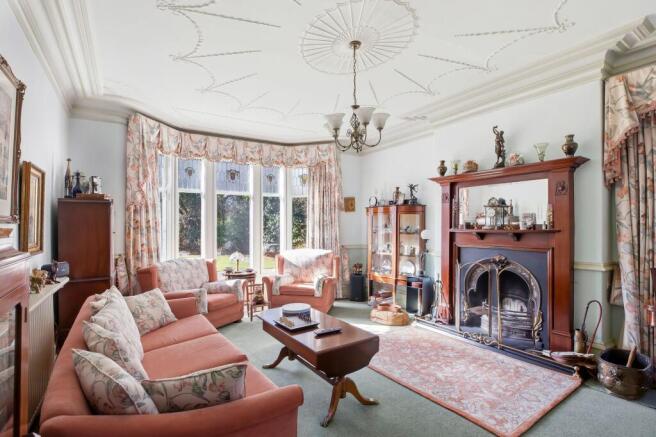 6 bed Detached for sale Image 5