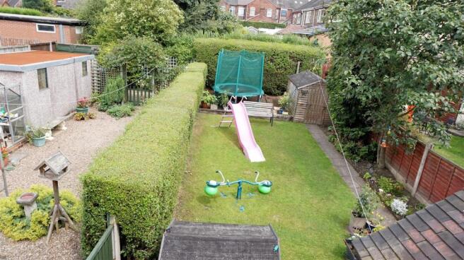 ENCLOSED REAR GARDEN