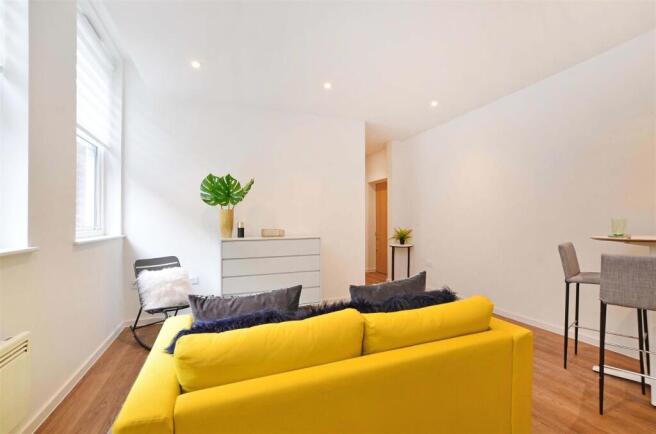 2 bed Apartment to rent Image 12