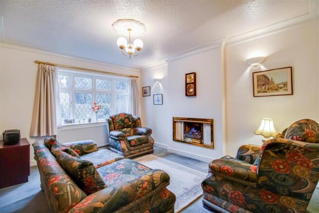 4 bed Detached for sale Image 5