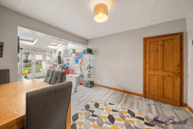 3 bed Semi-Detached for sale Image 7