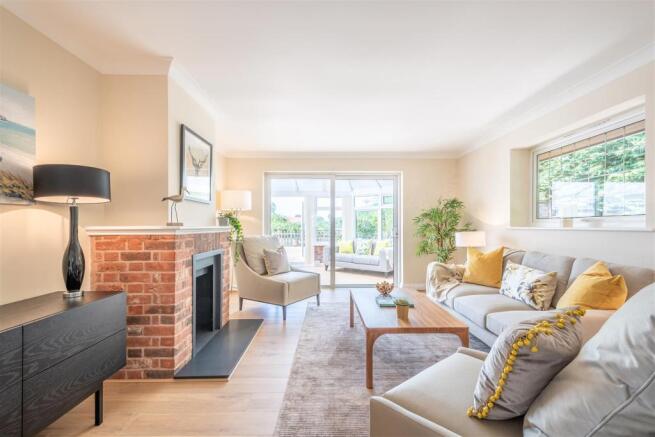 Lounge / Dining Room