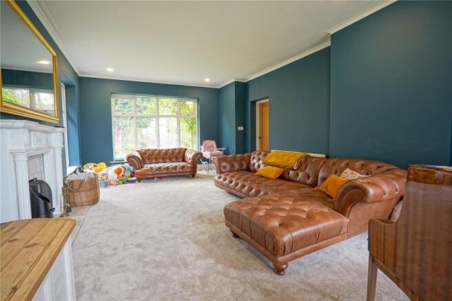 4 bed Detached for sale Image 8