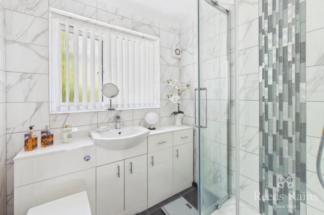 3 bed Terraced for sale Image 7