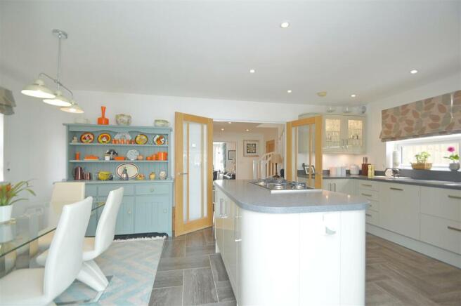 Kitchen1.jpg