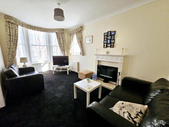 2 bed Flat for sale Image 7