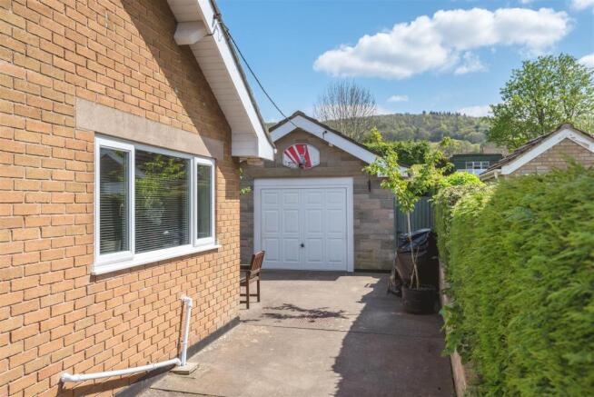 5 Park Avenue, Brecon-12.jpg
