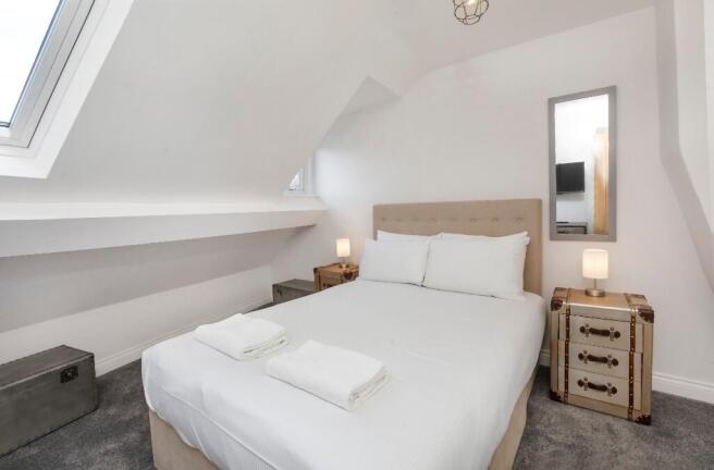 2 bed Apartment to rent Image 4