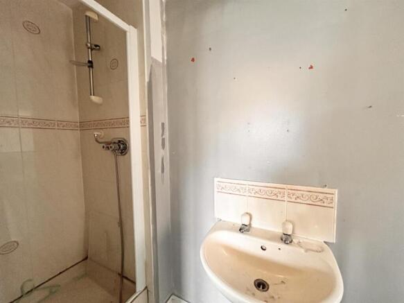 3 bed House for sale Image 12
