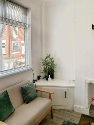 657c8c4a-lounge 201.jpeg