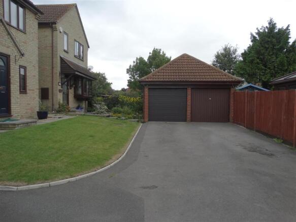 GARAGE & PARKING
