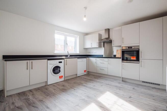 3 bed House to rent Image 3