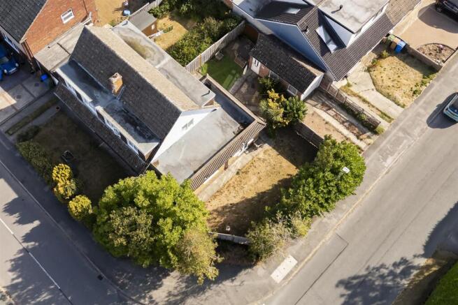 4 bed Semi-Detached for sale Image 12