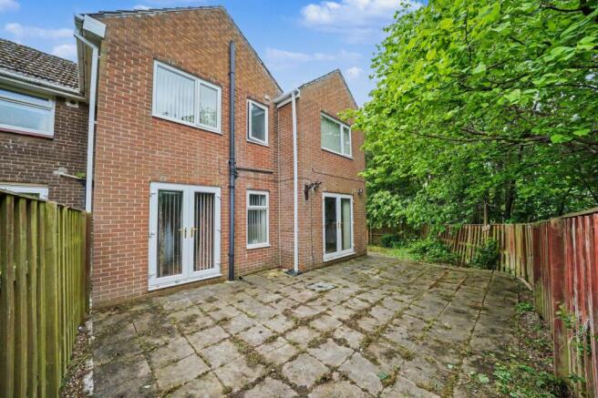 5 bed Semi-Detached for sale Image 4