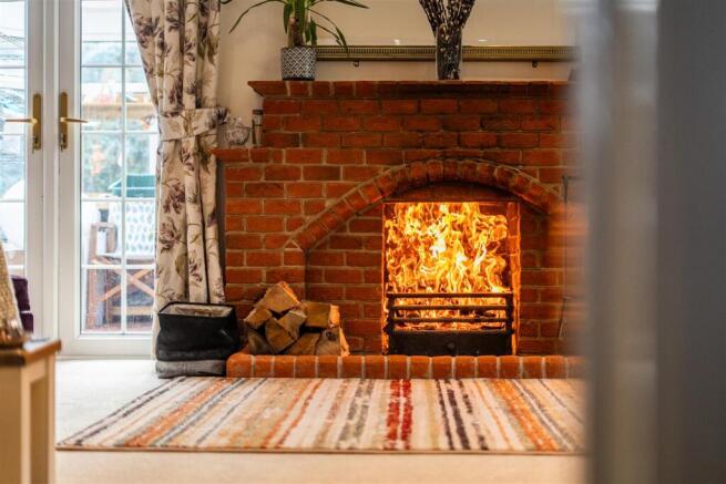 Minchin Green, Binfield, Berkshire, RG42 5JW photo 3