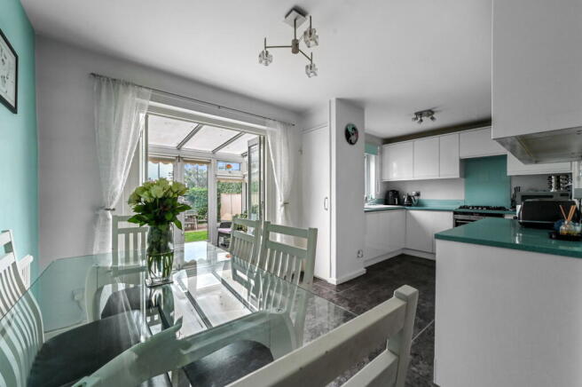 Pershore Close, Ilford, IG2 photo 4