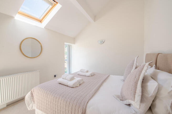 3 bed Terraced to rent Image 6