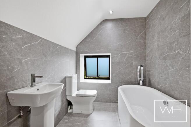 5 bed Detached for sale Image 6