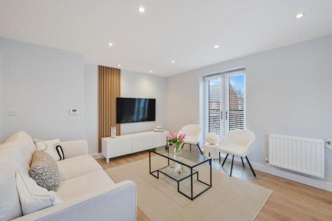 Sherwood Way, Epsom, KT19 photo 3