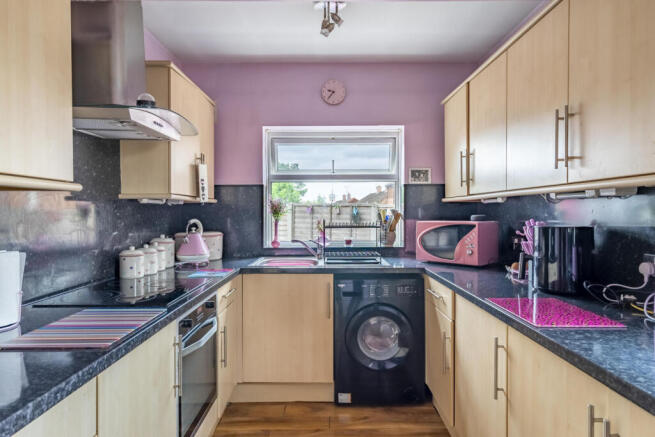 4 bed Semi-Detached for sale Image 6