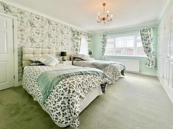 Bedroom 1.JPG