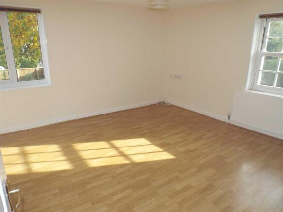 LOUNGE: