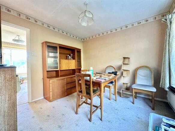 DiningRoom.jpg
