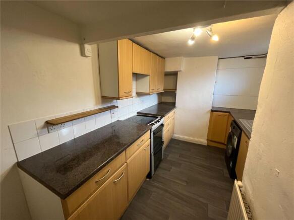 2 bed Terraced to rent Image 4