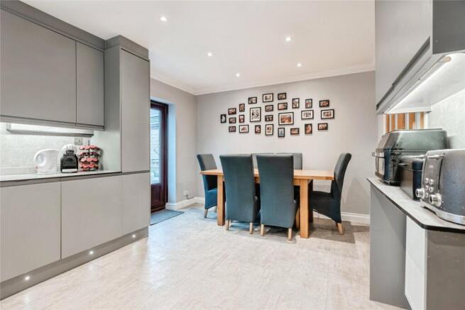 3 bed Semi-Detached for sale Image 8