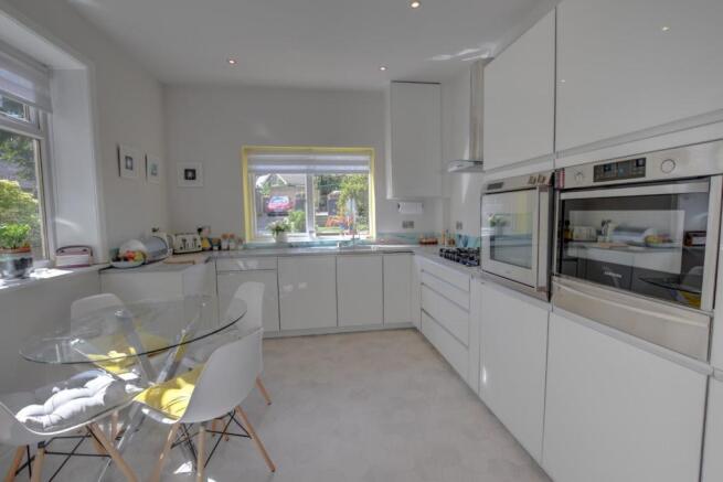 Kitchen 1.jpg