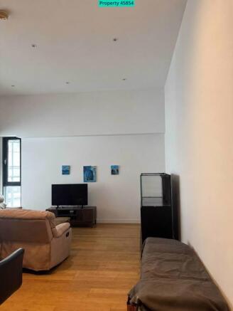 Living room section 2/3
