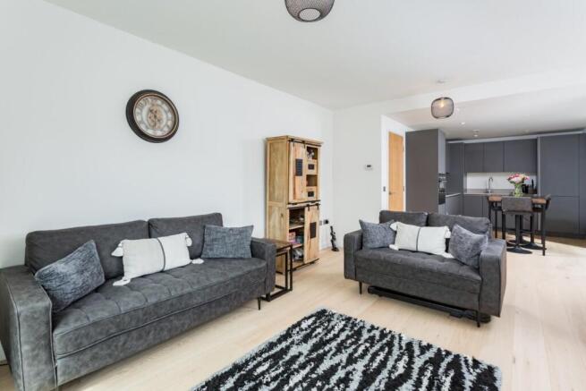 3 bed Town House for sale Image 5