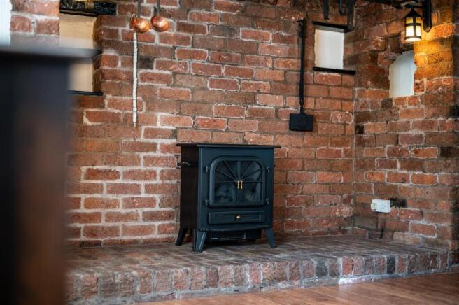 4 bed Detached for sale Image 6